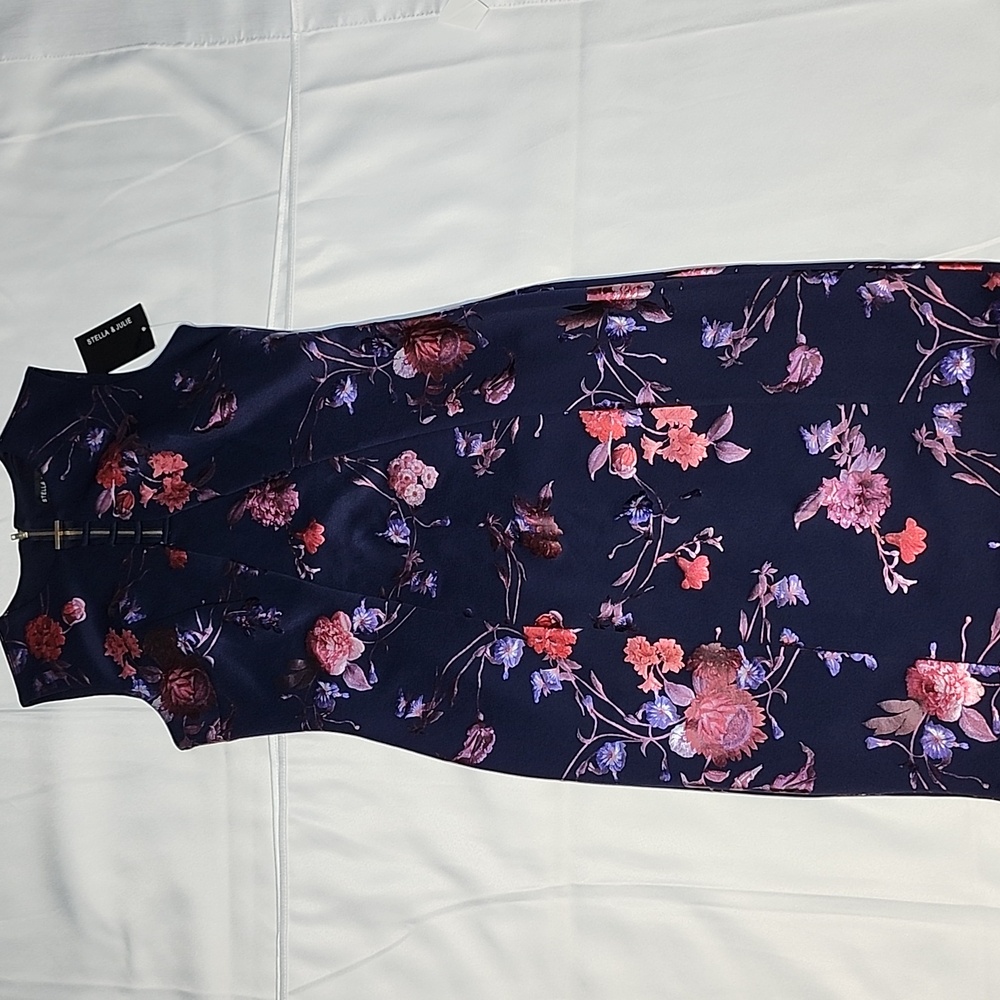 Navy Floral  Dress - Picture 2 of 16